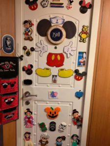 HOW TO MAKE DISNEY CRUISE LIGHT UP DOOR MAGNETS