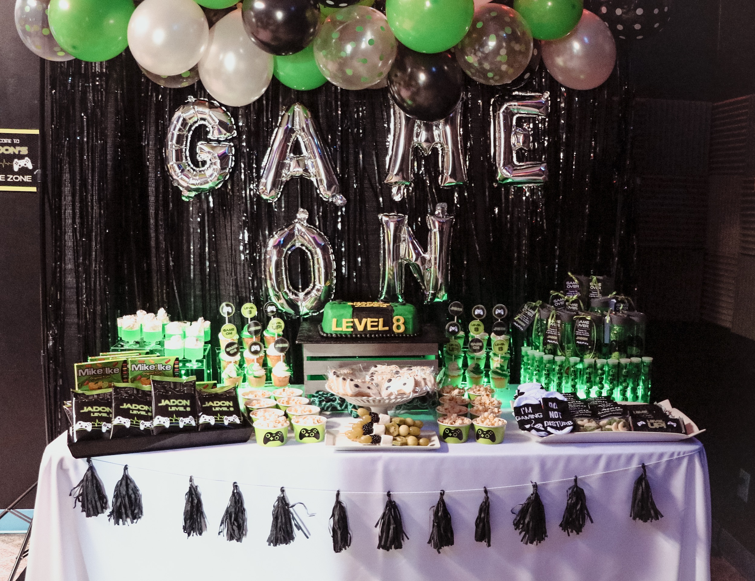 Help your gamer level up with cool video gamer birthday party supplies.  Shop party favo…